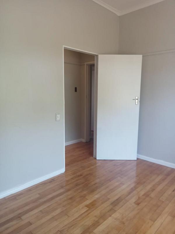 To Let 4 Bedroom Property for Rent in Goodwood Central Western Cape